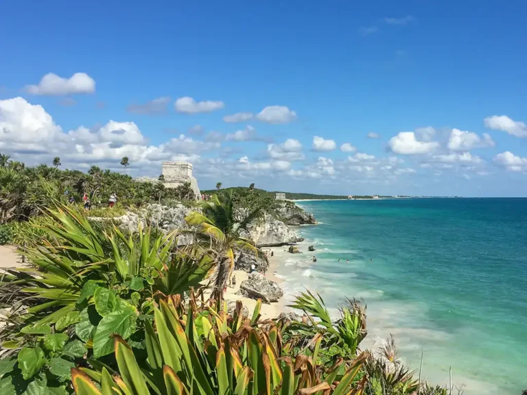 Maya-Ruinen von Tulum an der Karibikküste während eines Tulum Ausflugs ab Playa del Carmen